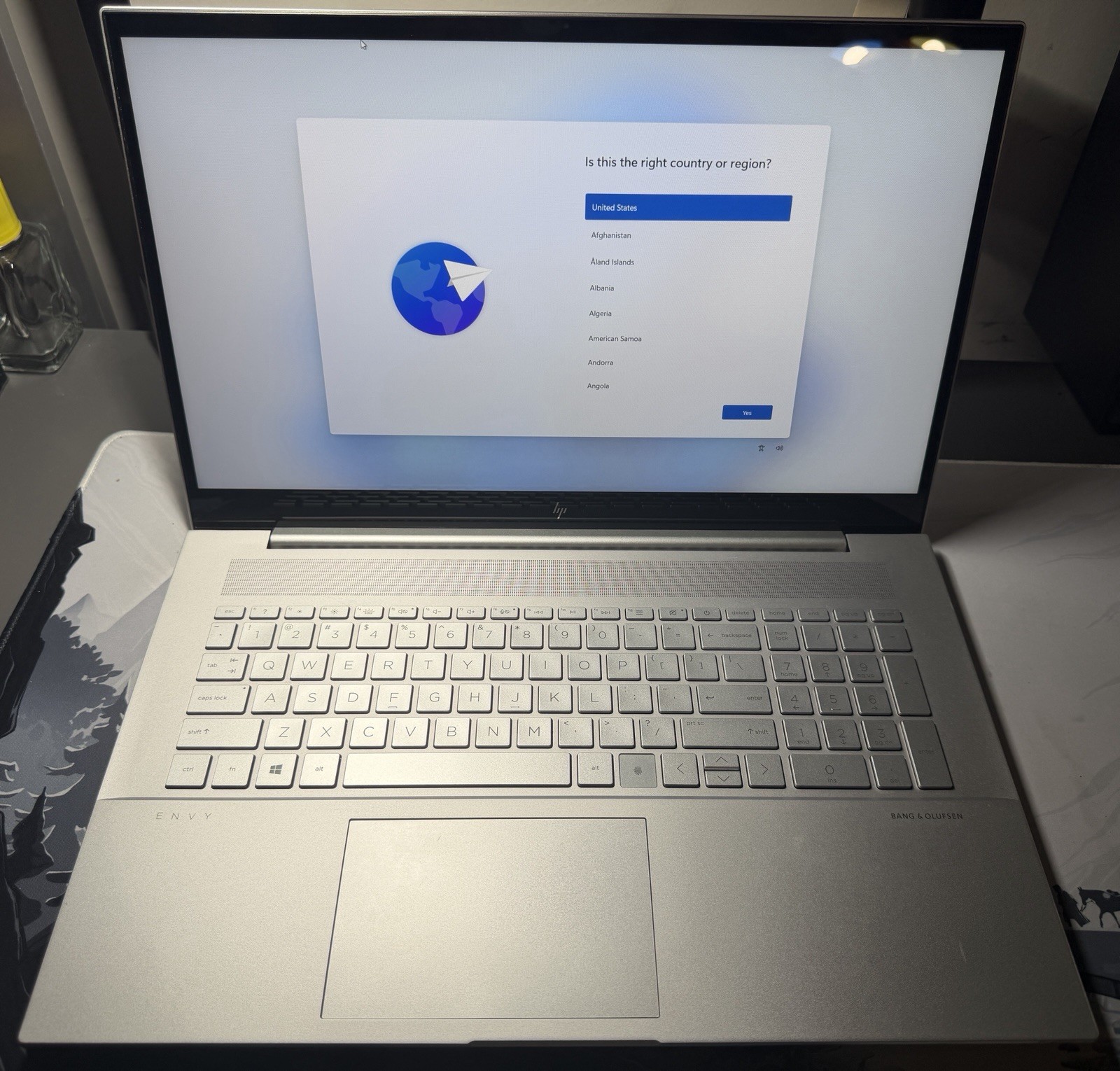HP ENVY Laptop 17m-ch1013dx FHD Touchscreen Intel i7-1195G7 16GB 512GB SSD Win11