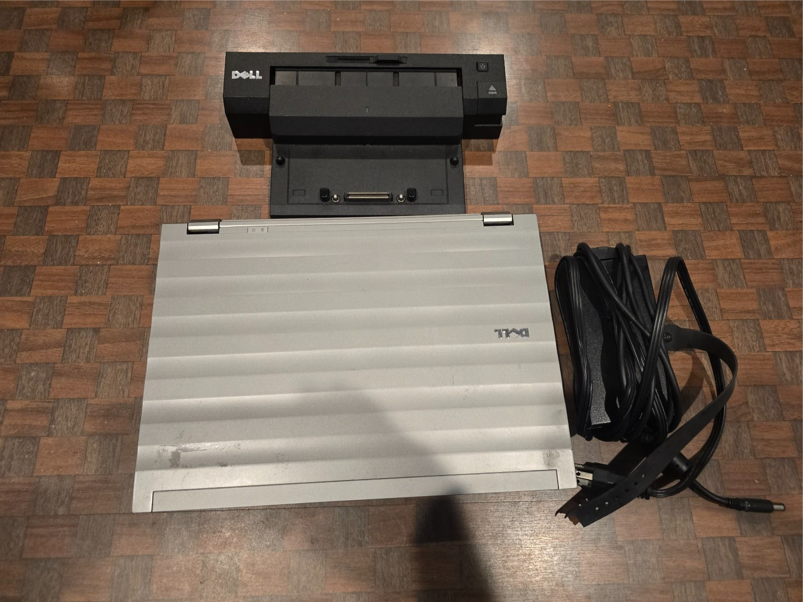 Dell Precision M4400 15″ Laptop 4GB 150GB Windows 7 FX770M Docking Station