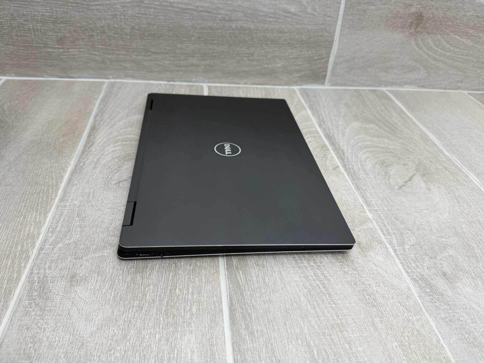 Dell XPS 13 9365 13.2″ Touch Laptop Core i7-7Y75 8GB RAM 256GB NVMe SSD