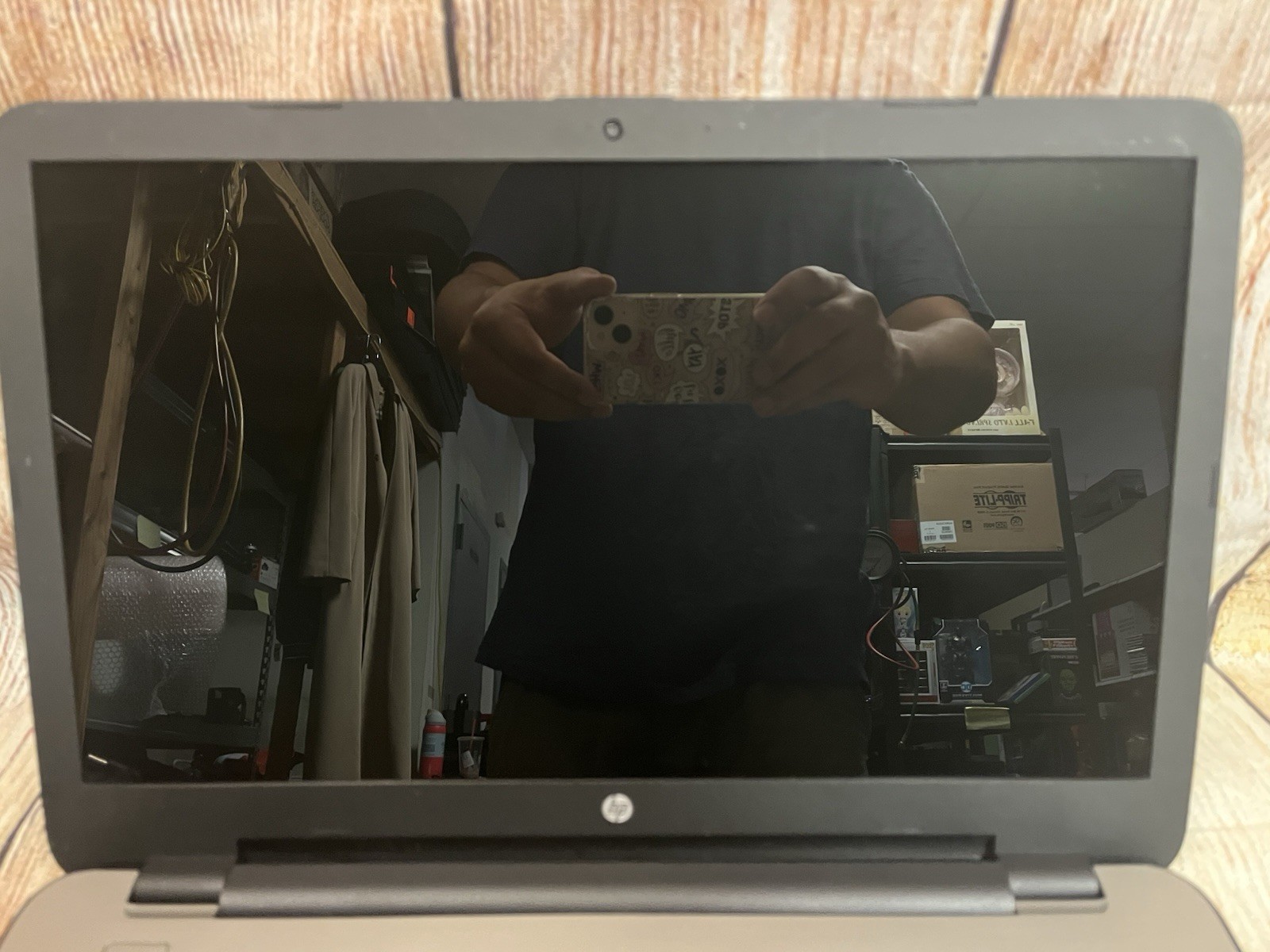 HP Notebook 17″ 17-y012nr AMD A8-7410 Radeon R5 8gb 500gb W/charger Dead Battery