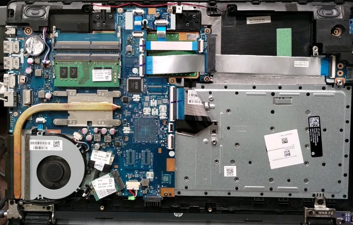 Hp Notebook 15bw0xx 15.6″ Laptop AMD A6-9220 Radeon R4 8GB RAM For Parts/AS IS