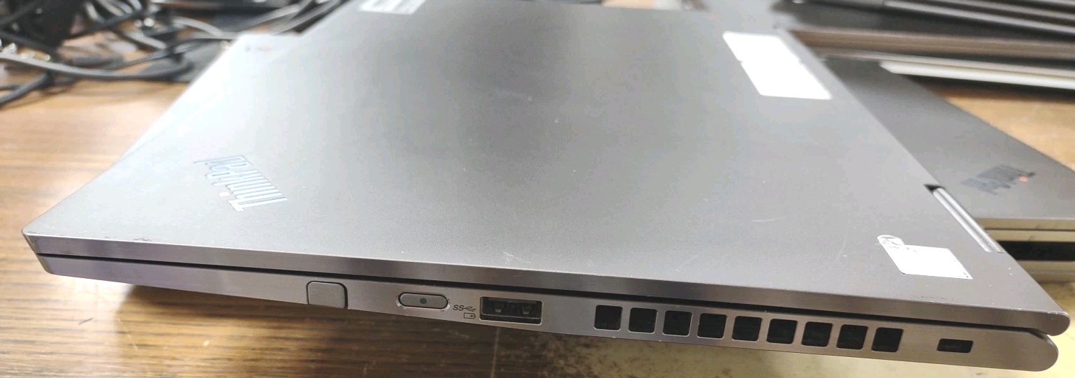 Lenovo ThinkPad X1 Yoga 4th Gen 14″ W/16GB, 256GB, i7-8665U, Touch, Stylus.