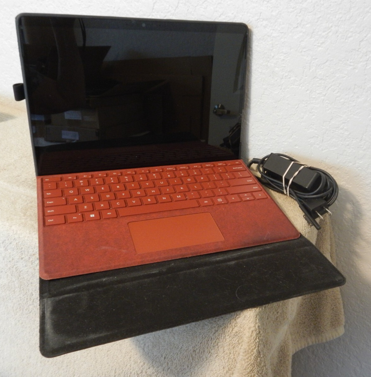 MS SURFACE PRO 8 1983 Intel i5-1135G7 8GB RAM 256GB SSD W-11 Chgr KB Case *READ*