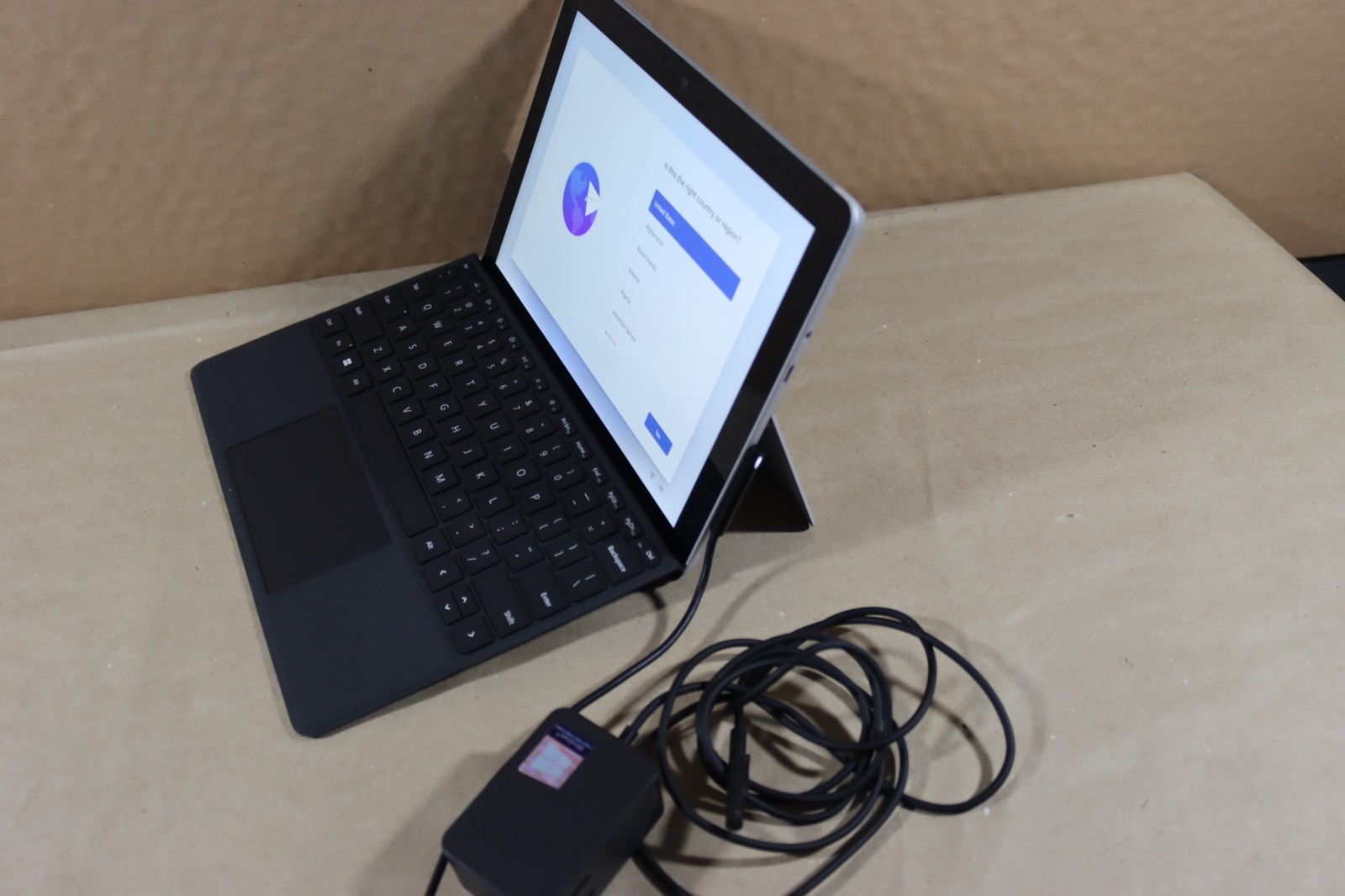 Microsoft Surface Go LTE 1825 10.5″ 8GB RAM 128GB SSD Cellular + Wifi