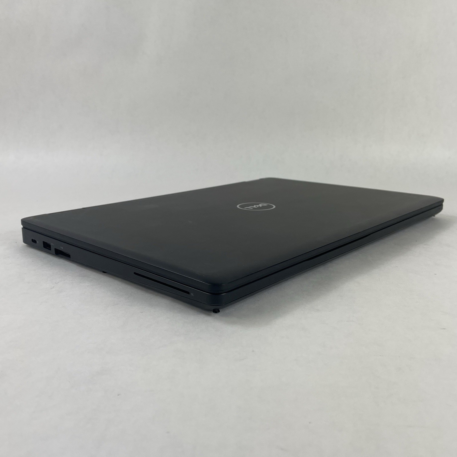 Dell Latitude 5580 15.6″ i5-7300U 2.60 GHz 8 GB RAM No SSD No OS