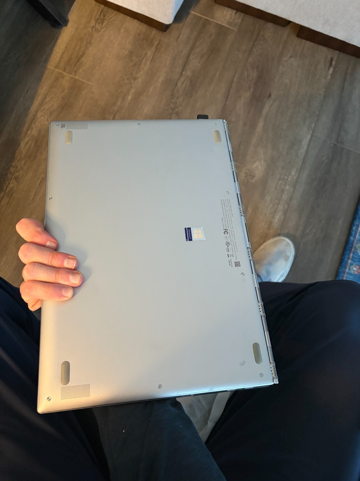Lenovo Yoga 920 2-in-1 13.9″ FHD Touch Laptop i7-8550U 8GB RAM 256GB SSD Bronze