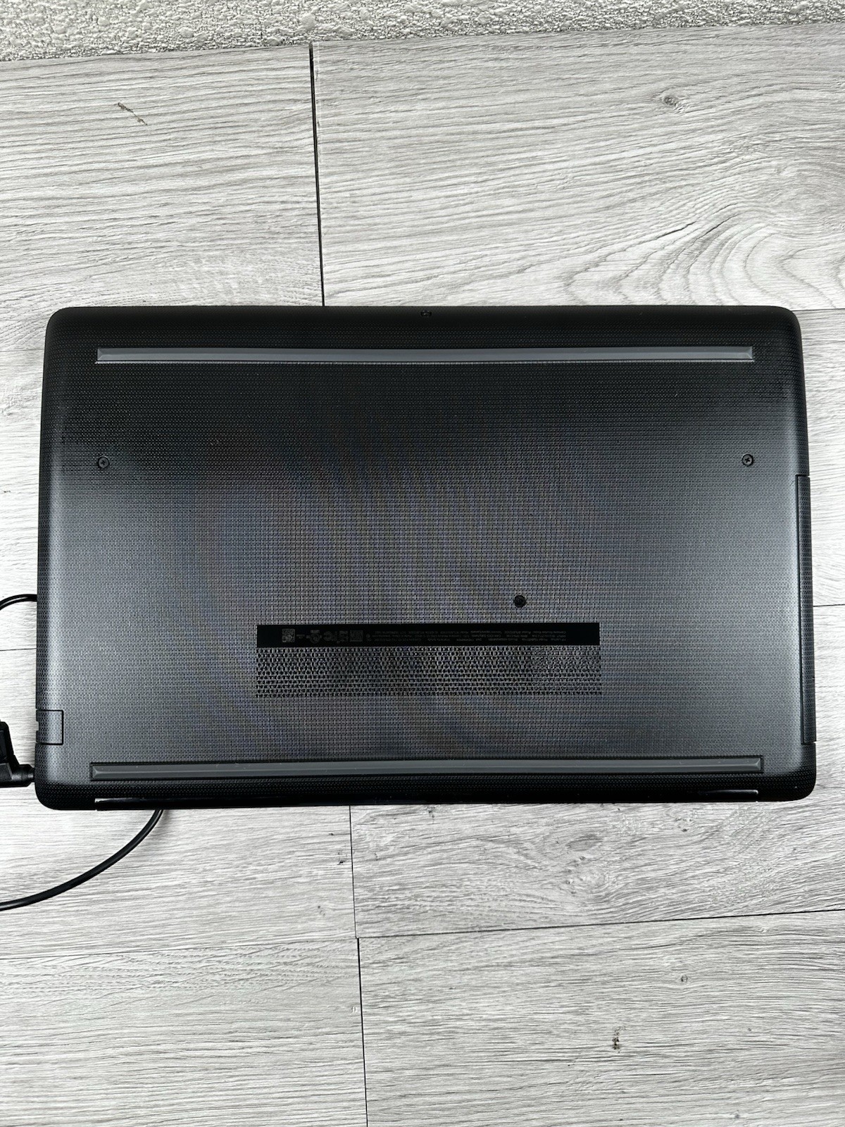 HP 15-db0011dx 15.6″ Laptop AMD A6-9225 R4 / 4GB RAM / 930GB HDD / Win 8 HOME