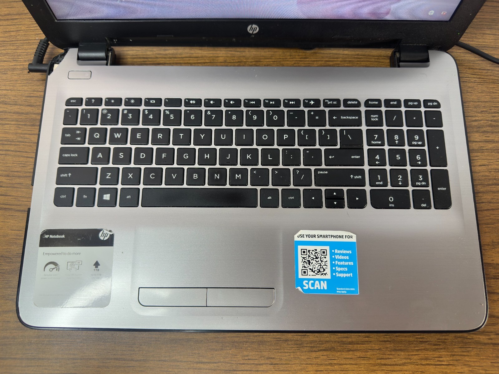 HP NoteBook 15-ay127cl | 15.6″ | i5-7200U 2.5GHz | 12GB RAM | 120GB SSD | *READ*