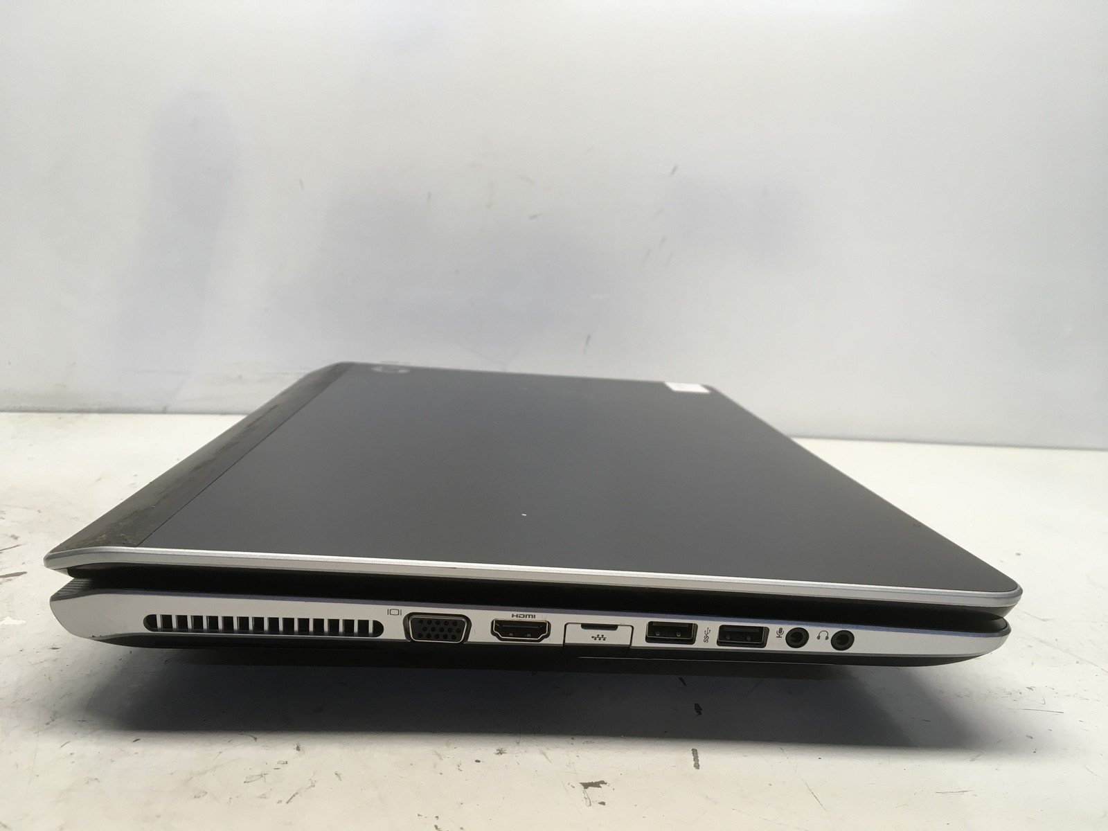 HP Envy DV7-7240US Intel i5-3210M 2.5GHz 8 GB NO HDD No Batt