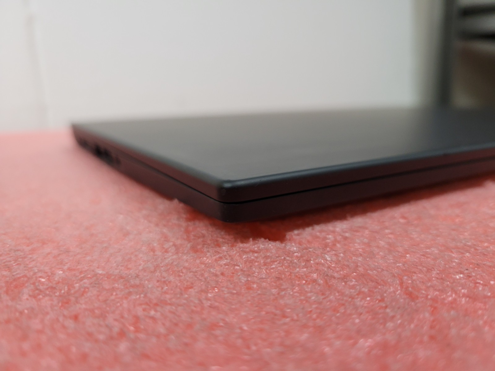 Lenovo ThinkPad X1 Carbon Gen 8 14″ i7-10510U 16GB RAM 512GB SSD | C1076