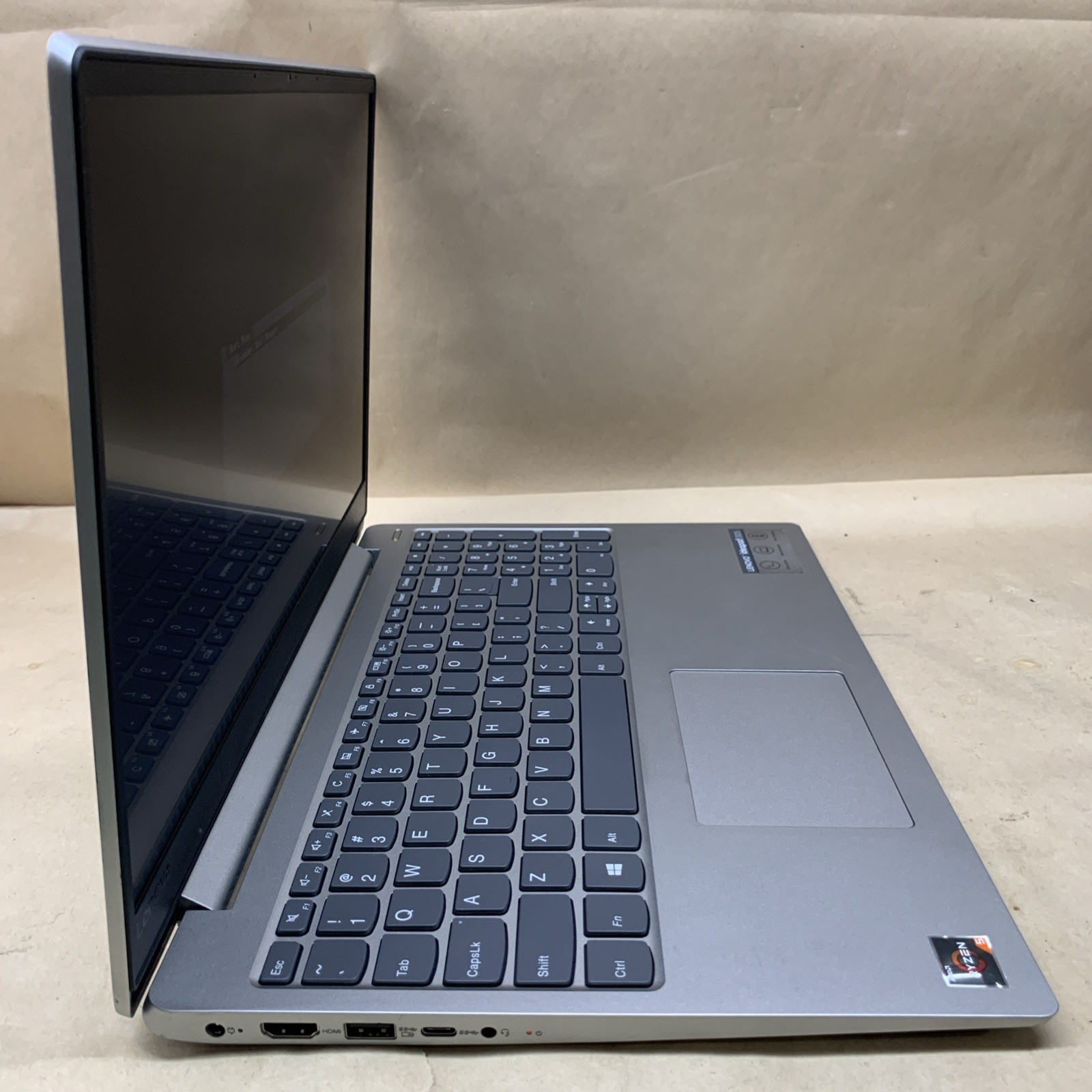 Lenovo Ideapad 330S, AMD Ryzen 5 2500U @ 2.0GHz, 8GB RAM, No SSD/OS