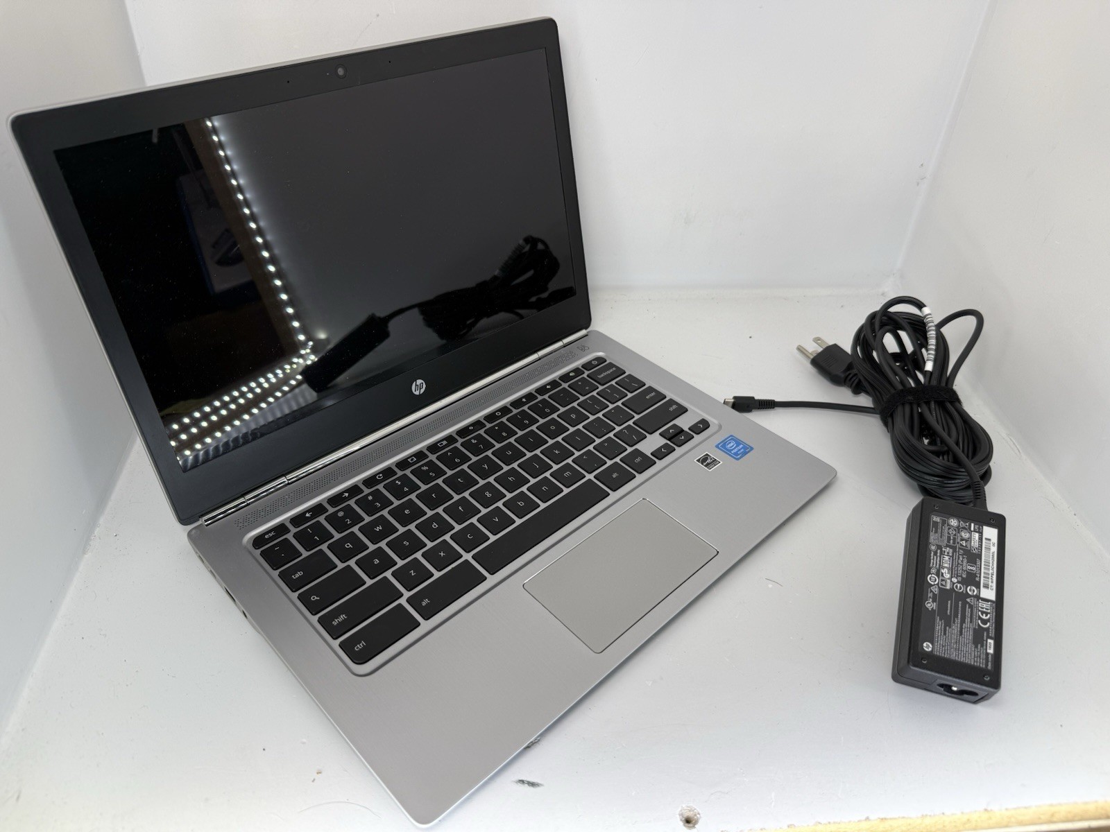 HP Chromebook 8GB RAM 128GB eMMC B&O Sound USB-C HP charger