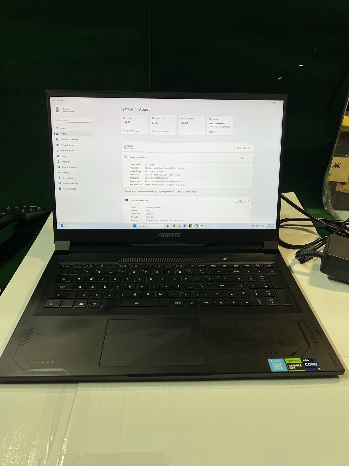 Gigabyte Aorus 17X 17.3″ i9 13980HX RTX 4080 12GB ,Ram 16Gb ,1tb Gaming Laptop