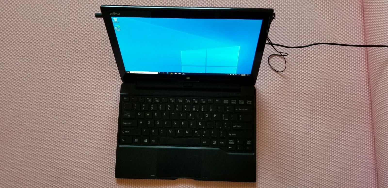 Fujitsu Stylistic Q704 12.5″ Core i5 4200U 8GB 240GB SSD& Docking -Win 10 Pro