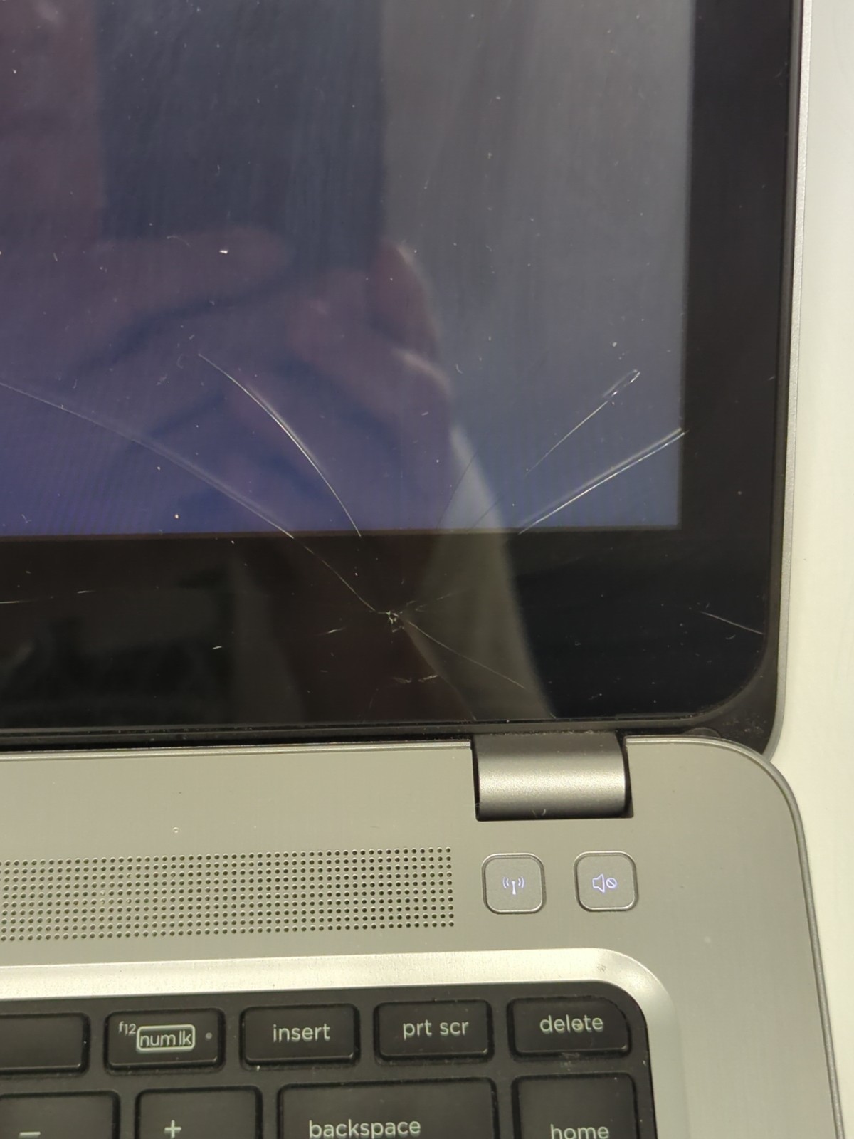 HP ProBook 440 G4 Touch 14″ Laptop i5-7200U/ 8GB/240GB SSD/Win11 (LCD Cracked) –