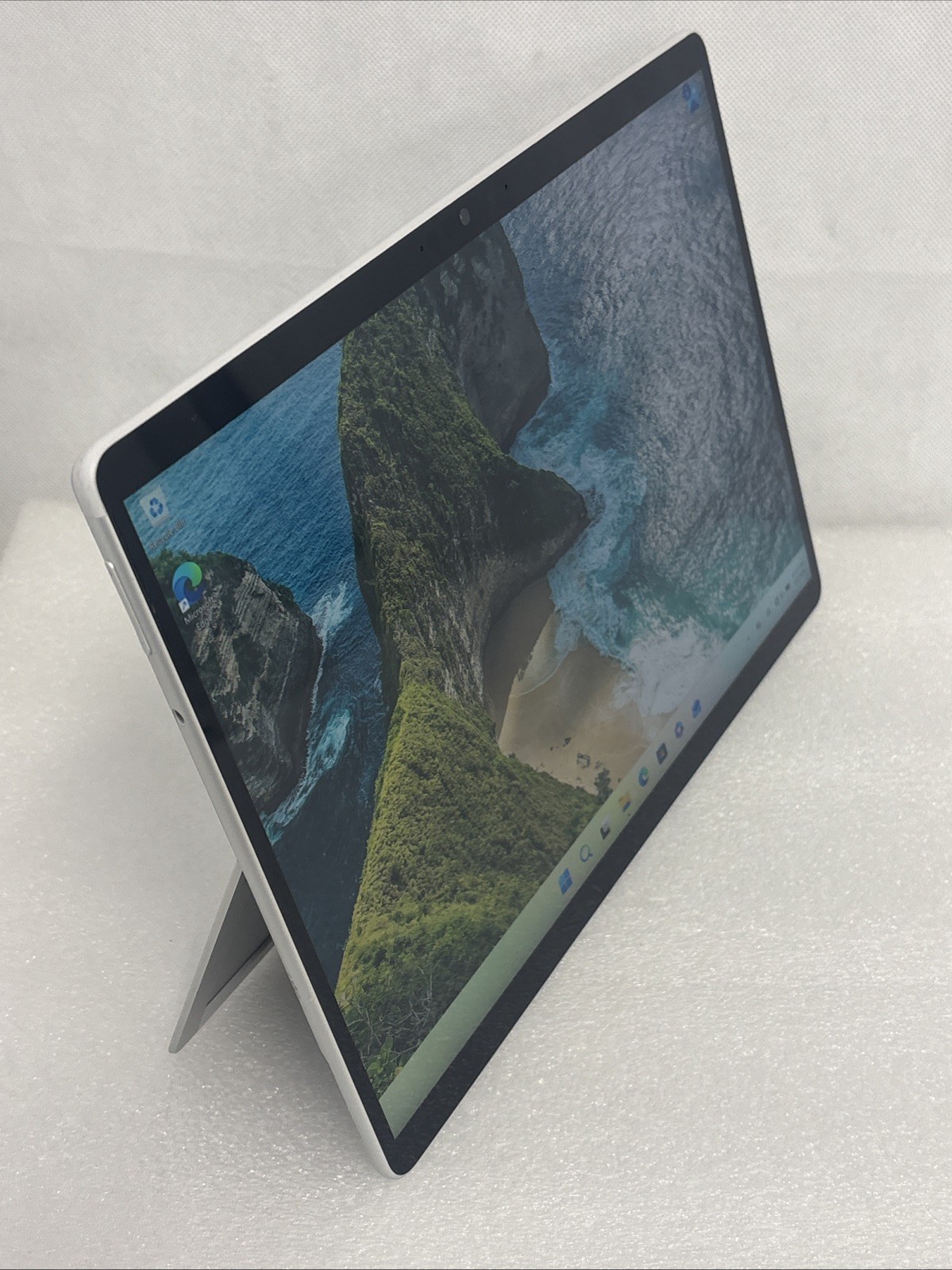 Microsoft Surface Pro 8 13″ (256GB, Intel i5 11th, 16GB, LTE) Platinum *Read*