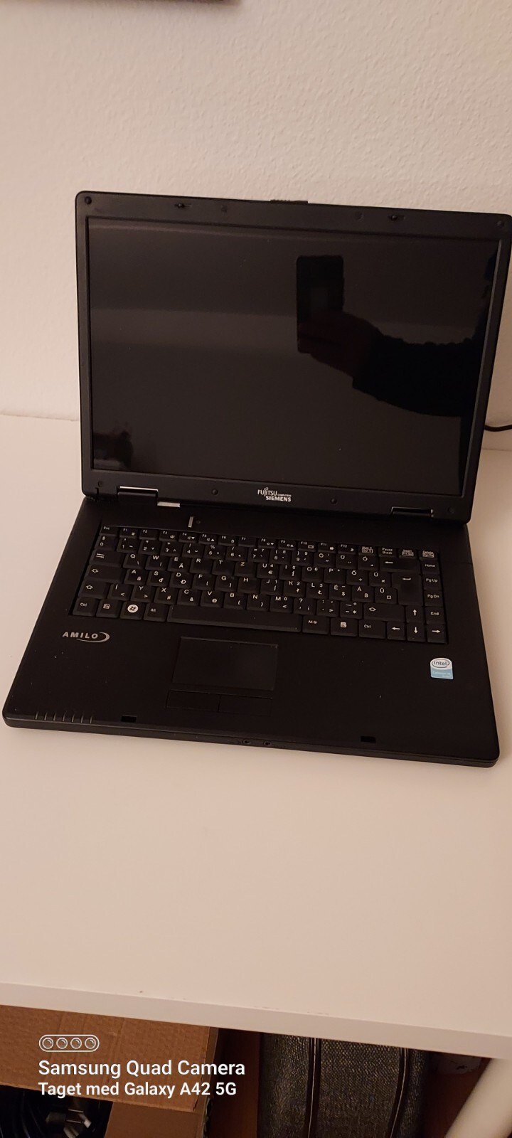 Fujitsu Siemens Amilo LI 2727 Laptop