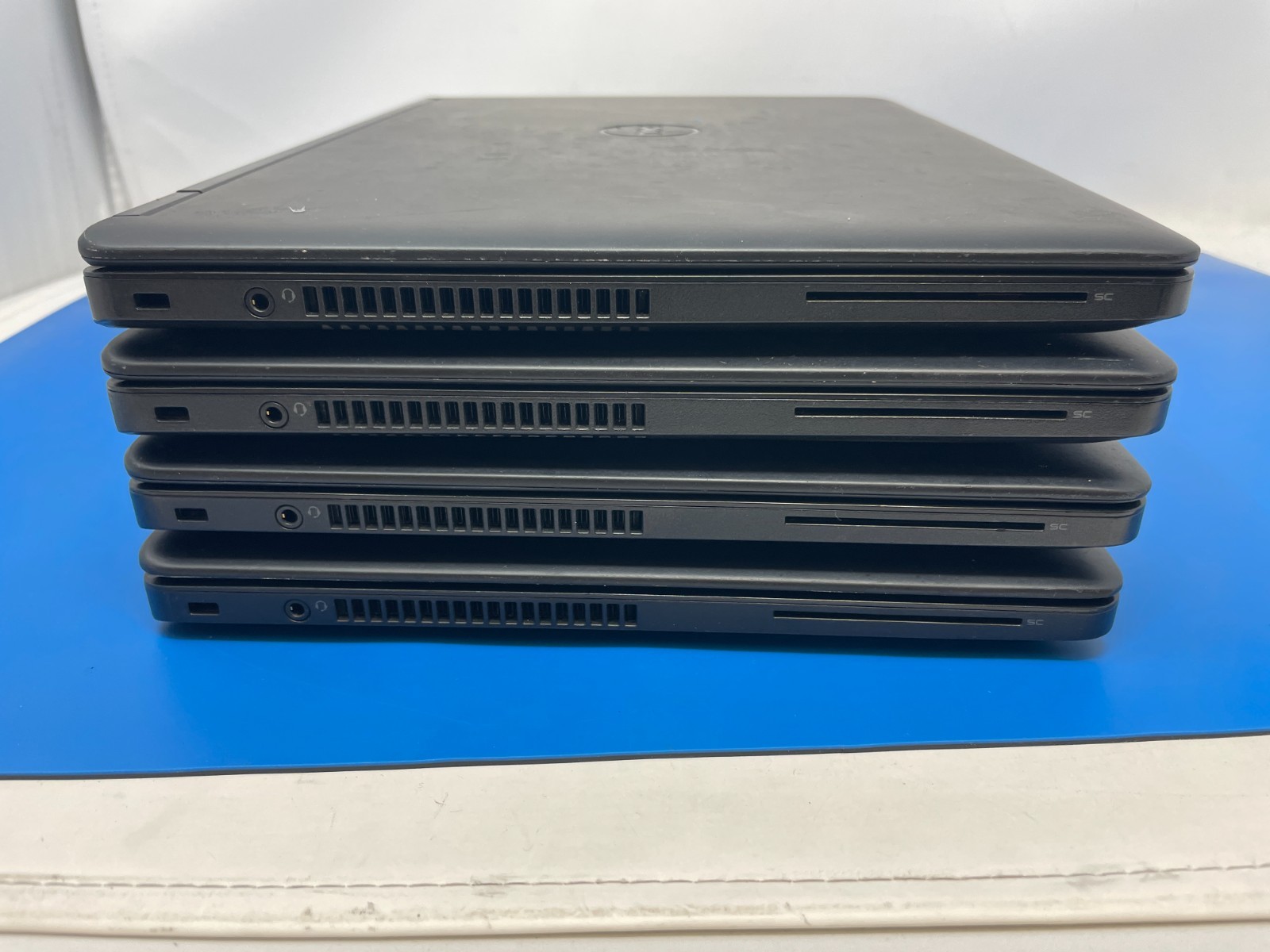 Lot: 4 Dell Latitude E5450 14″ Core i5 5th Gen 8GB RAM 500GB HDD FOR REPAIR