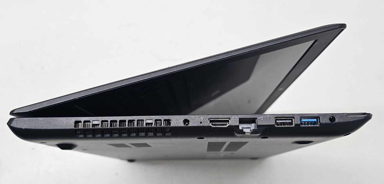 Lenovo IdeaPad 110-15ACL 15.6″ Laptop AMD A4-7210 4GB RAM 1TB HDD NO OS (FL)