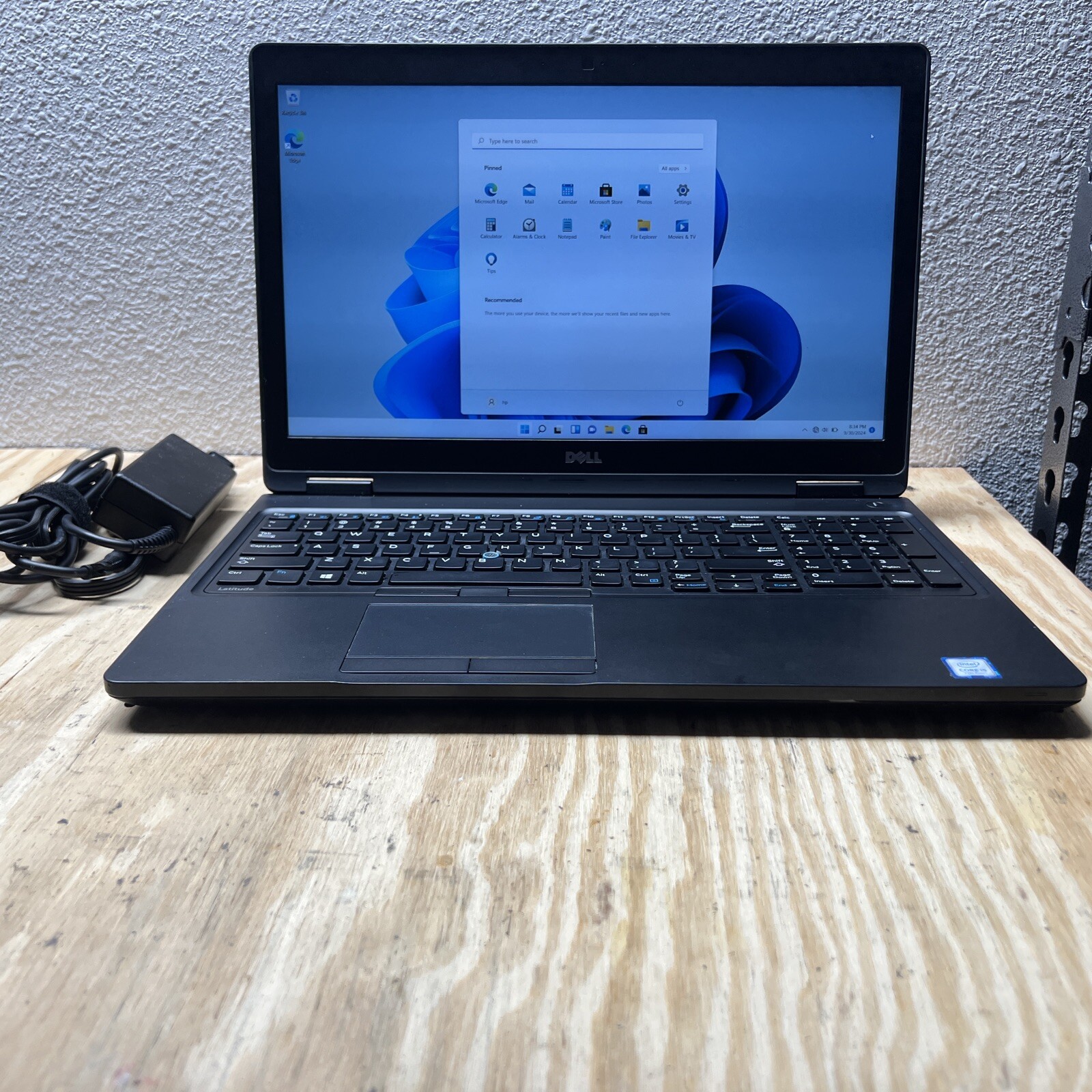 Dell Latitude 5580 i5-7440HQ 2.8GHz 16GB 16GB WIN 11 PRO 15″ Laptop. Read