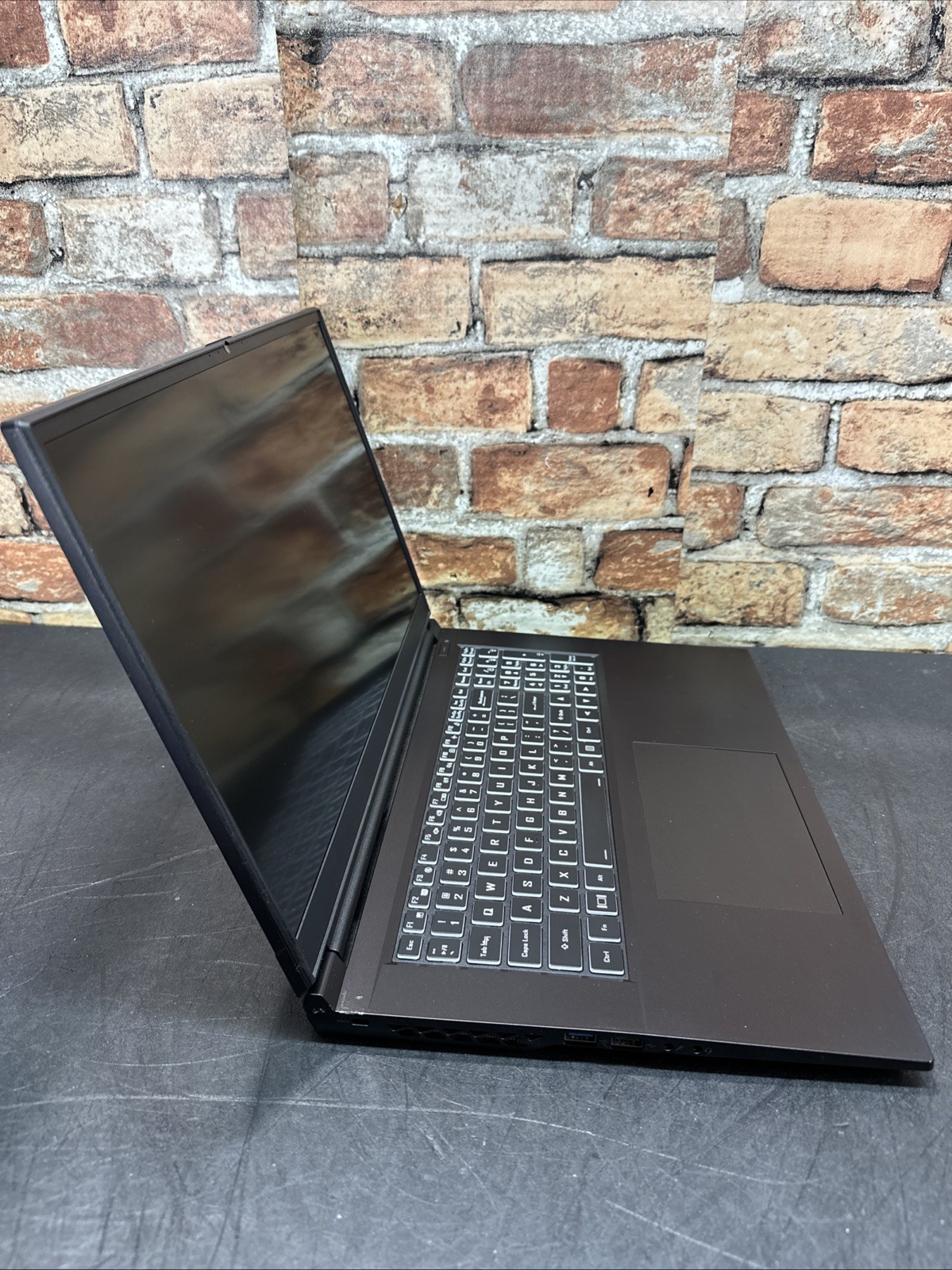 System 76 Gazelle 17 Tested LCD Screen w/ Chassis & Battery – No Motherboard