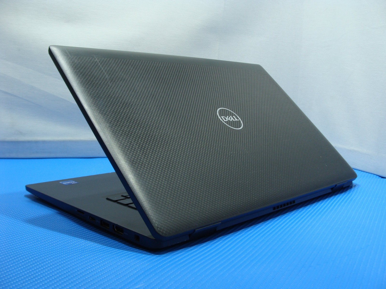 Dell Latitude 7520 15.6″FHD TOUCH core i7-1185G7 3GHz 32GB 1TB SSD +Charger