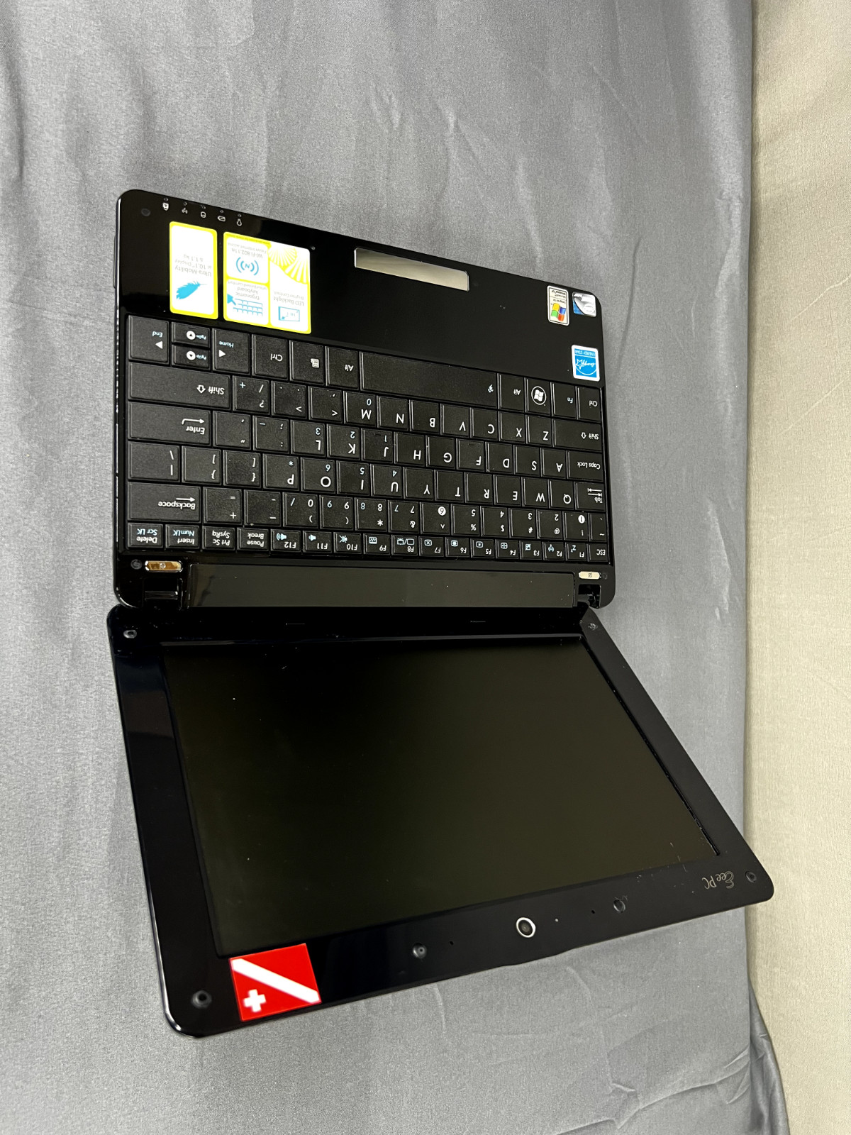 ASUS Eee PC 1005HA Netbook Atom N270 1GB RAM 160GB HDD Windows XP Home