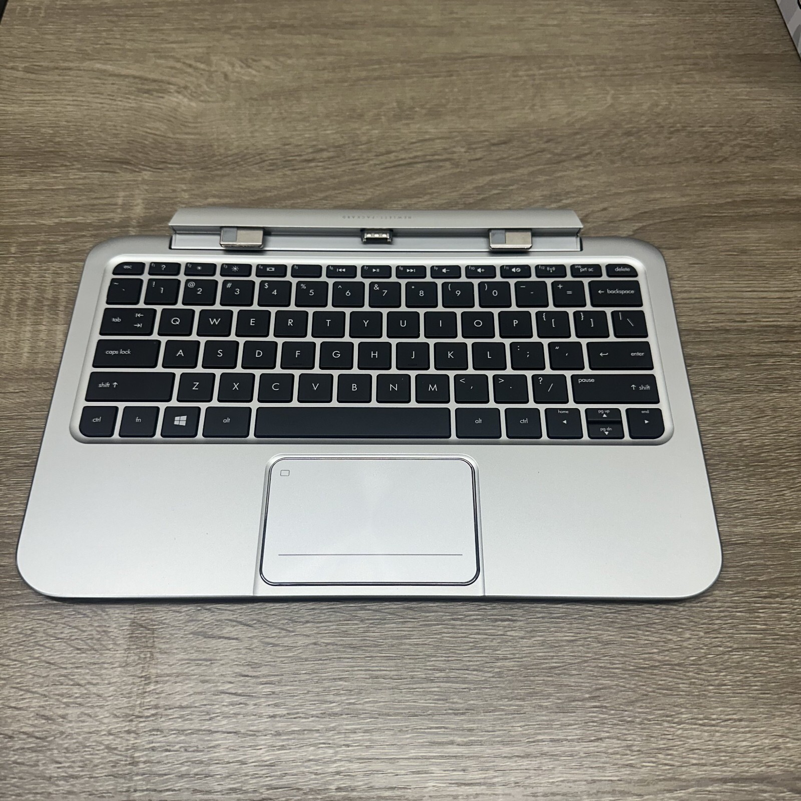 HP Envy X2 11.6″ TPN-P104 Series 694497-001 – Docking Station