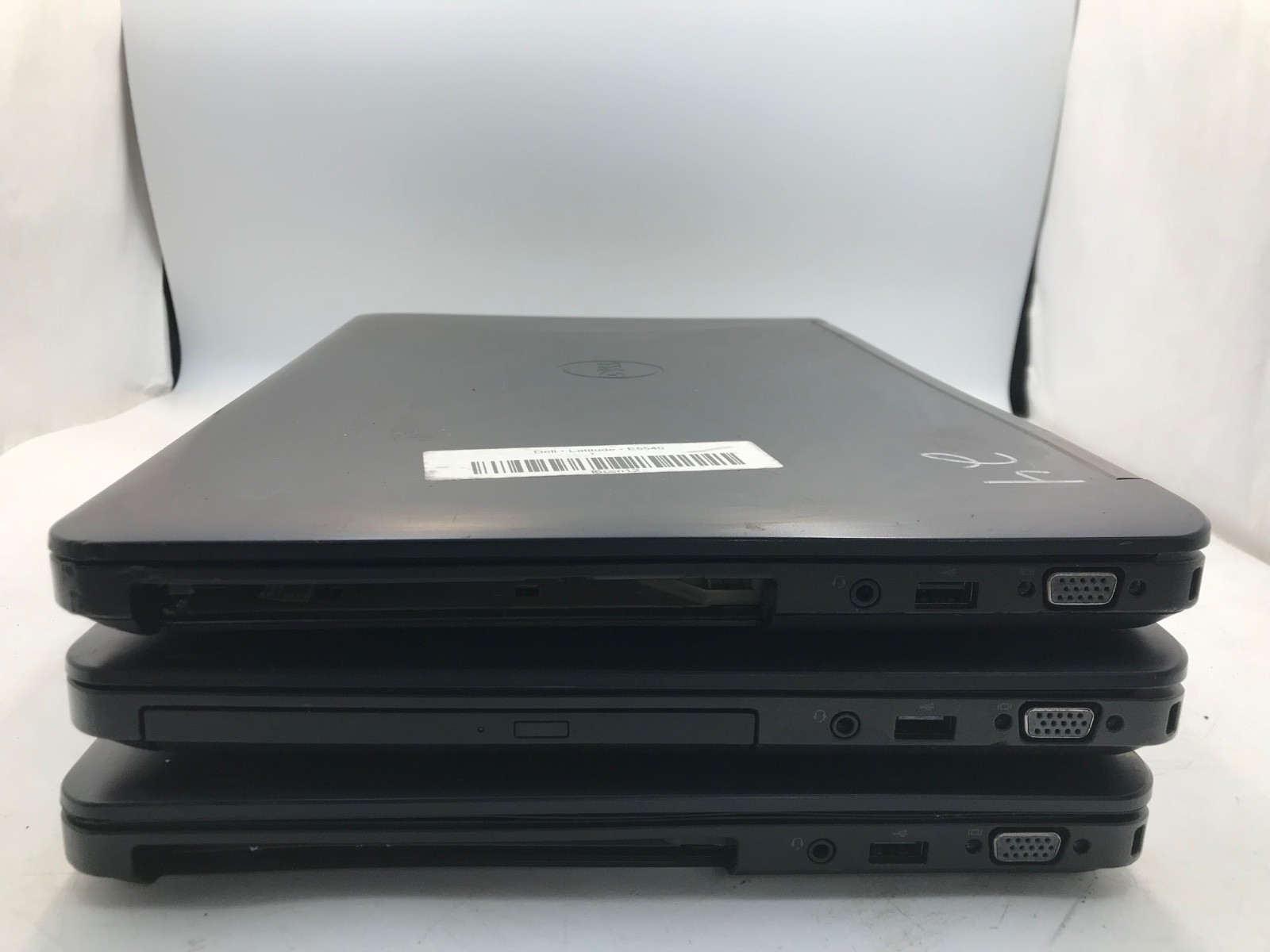 Lot of 3 Dell Latitude E5540 Intel Core i5-4200U 15″ – MISSING DISPLAYS – MZ