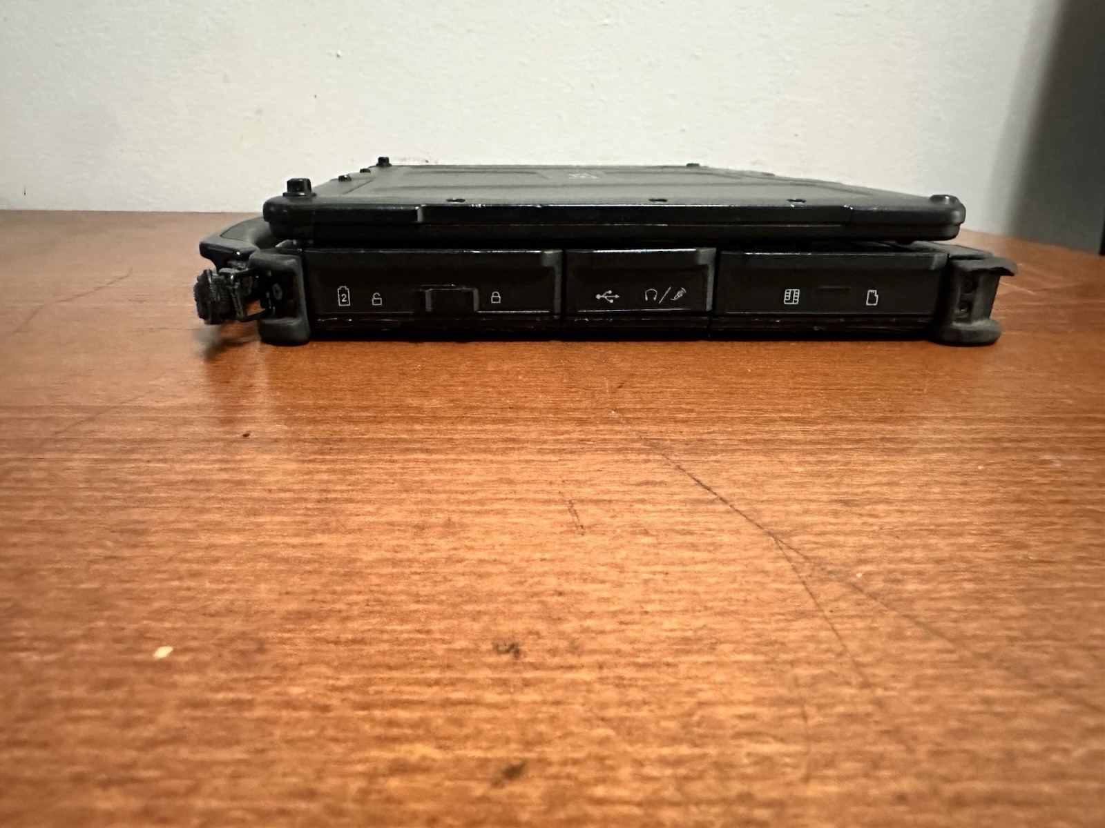 Getac V110G2 Rugged Laptop i5-5300U 8GB NO HDD / NO CHARGER MISSING PARTS AS IS