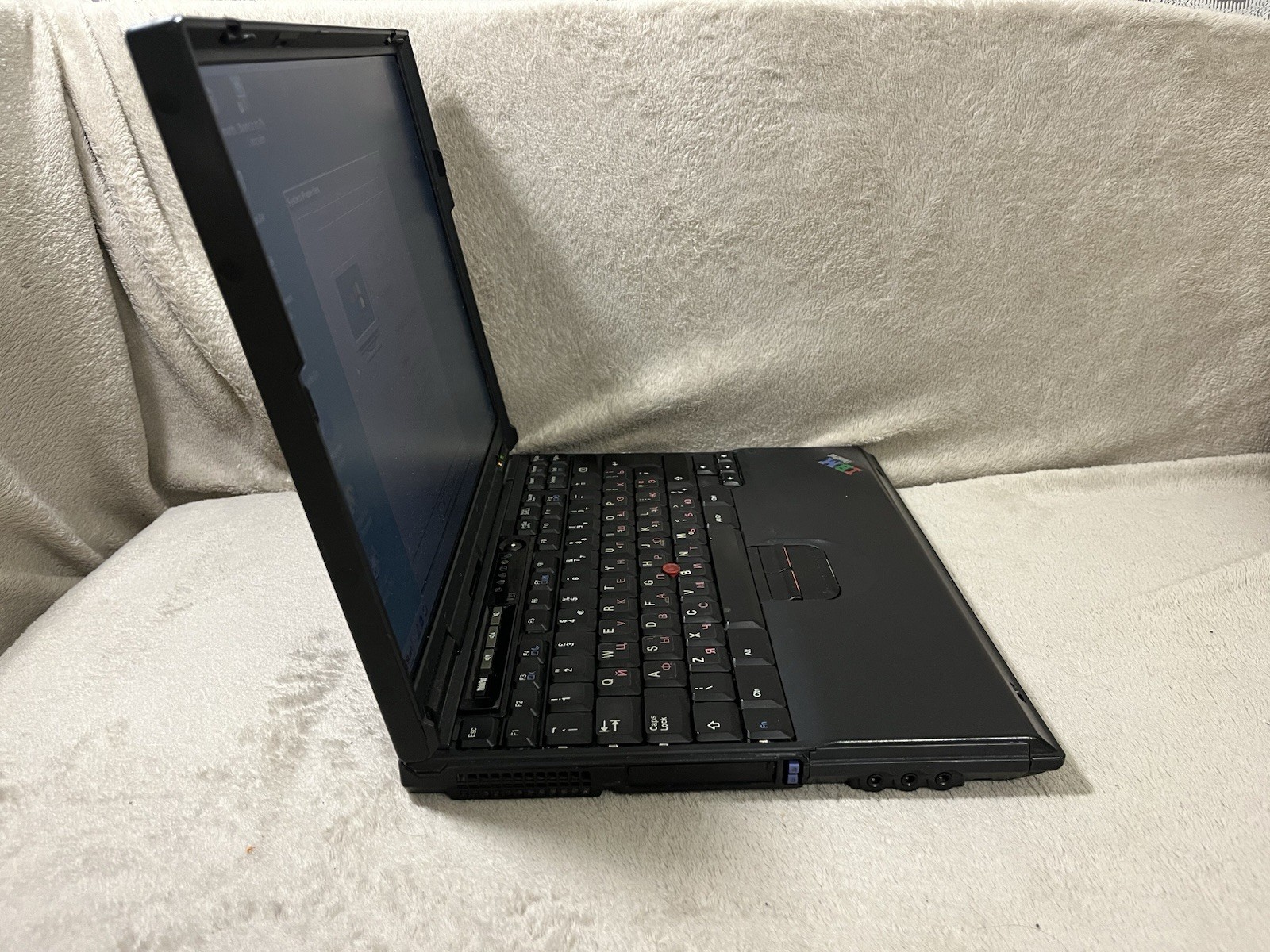 IBM T23 Type 2647 (Windows 2000, Pentium III Mobile, 256 MB RAM)