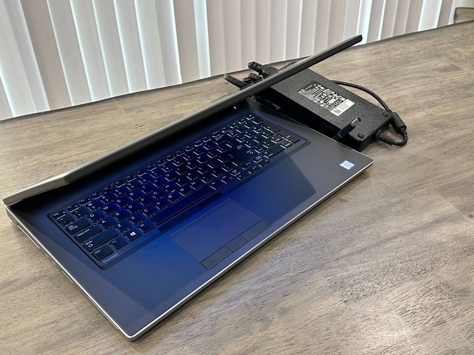 DELL PRECISION 7740 17.3″ i7 9850H 2.6GHz 32GB 1.TB (512GSSDx2) NVIDIA RTX 3000