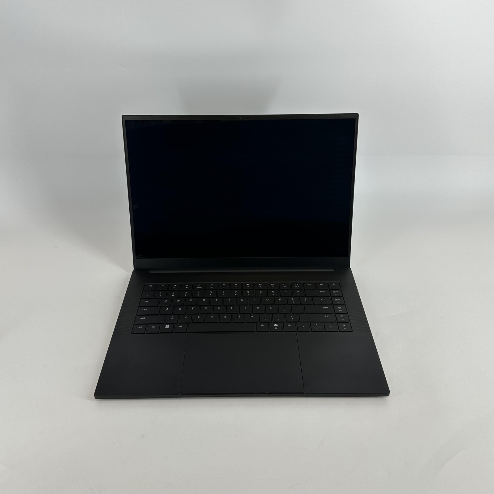 Razer Blade 16 240Hz QHD+ 2025 2.0 GHz Ryzen AI 9 HX 370 32GB 2TB SSD RTX 5090