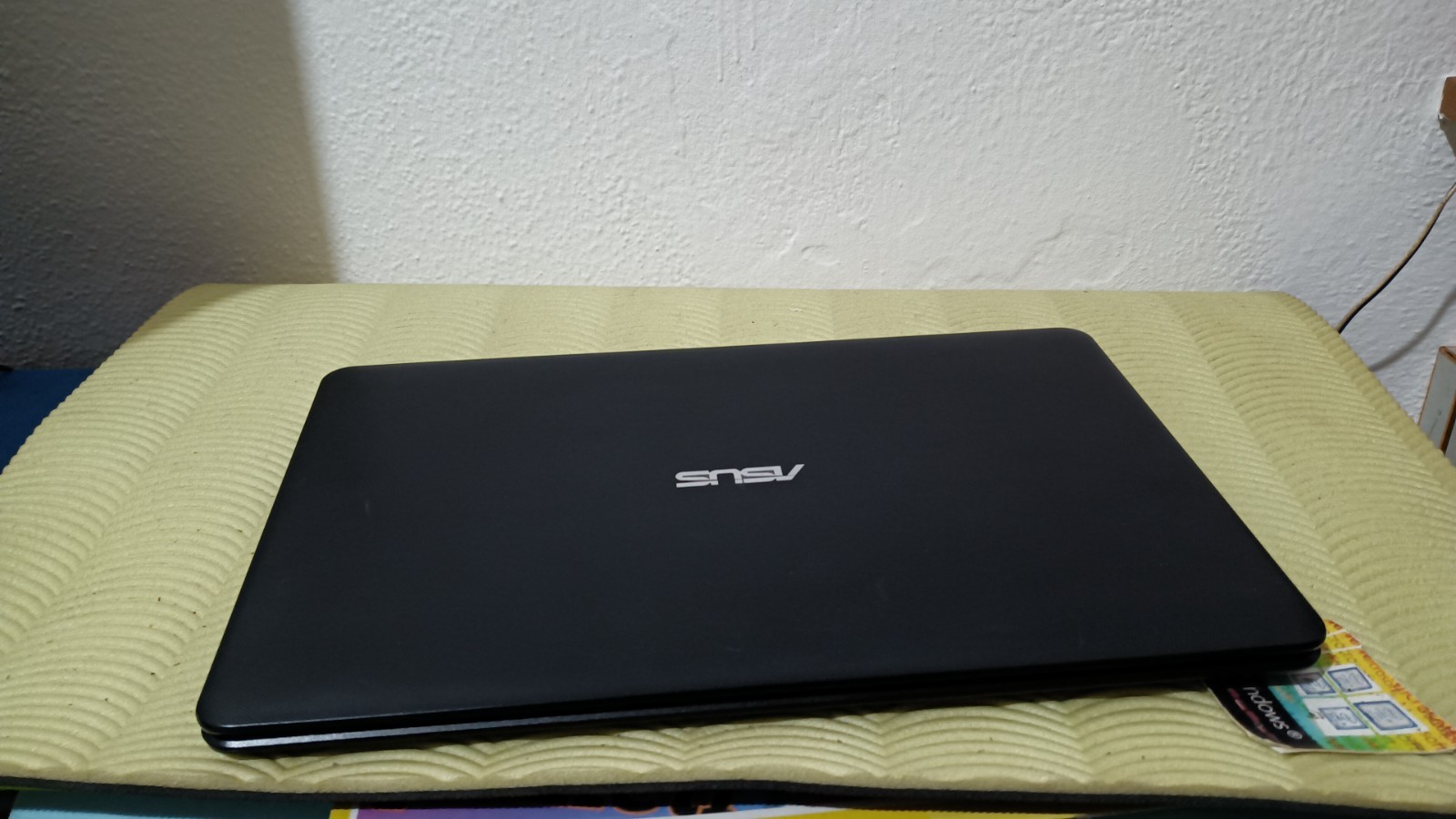 ASUS R752L i7-4510U 8gb 256GB SSD M2 17.3″ 1600×900 nvidia 820m 2gb windows 11