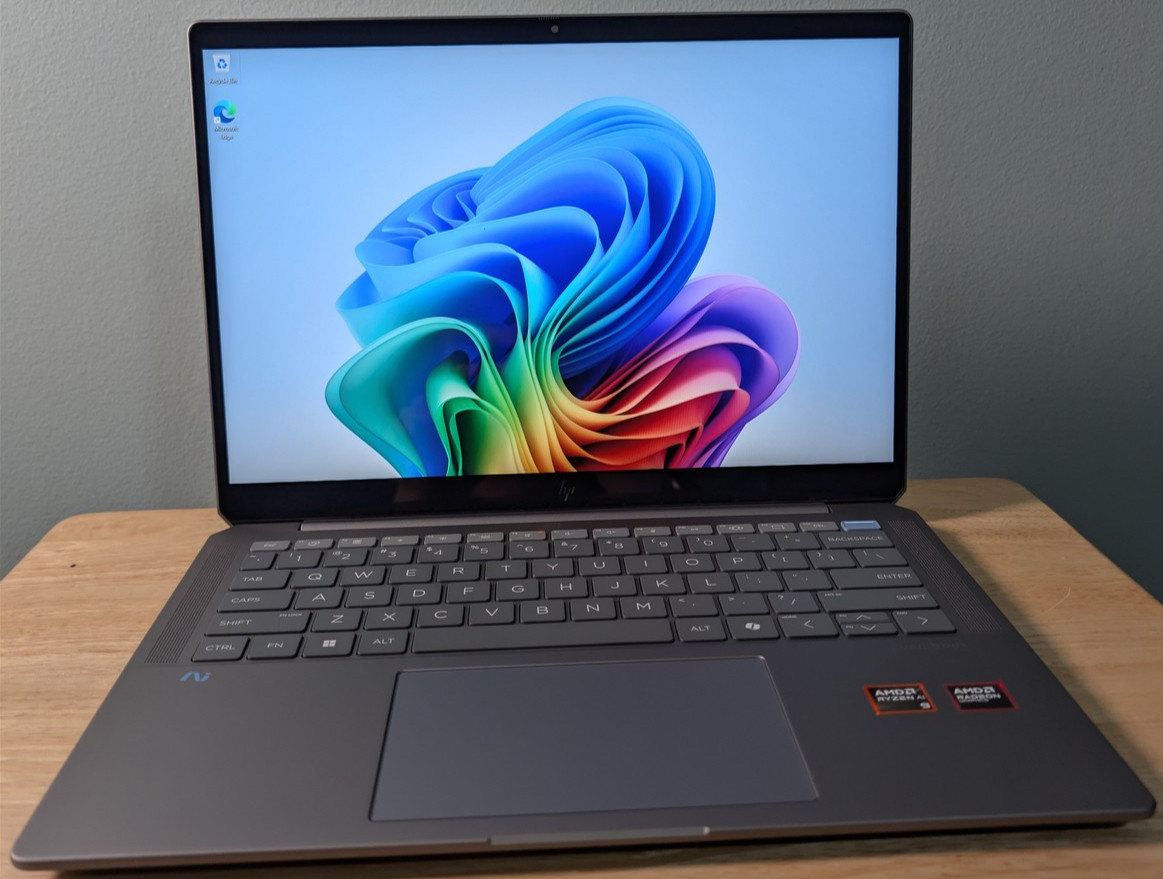 HP OmniBook Ultra 14″ 2.2K Touch (AMD Ryzen AI 9 365, 32GB RAM, 1TB SSD) Laptop