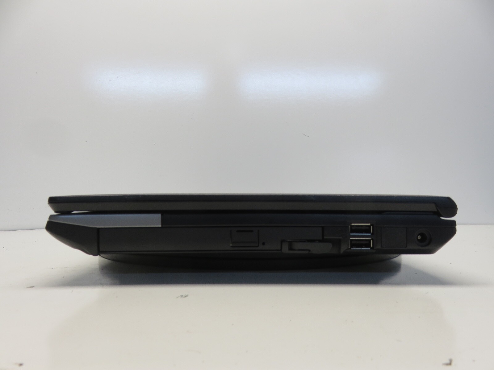 Fujitsu LifeBook E752 Intel i5-3340M 2.7GHz 2 GB NO HDD No Batt
