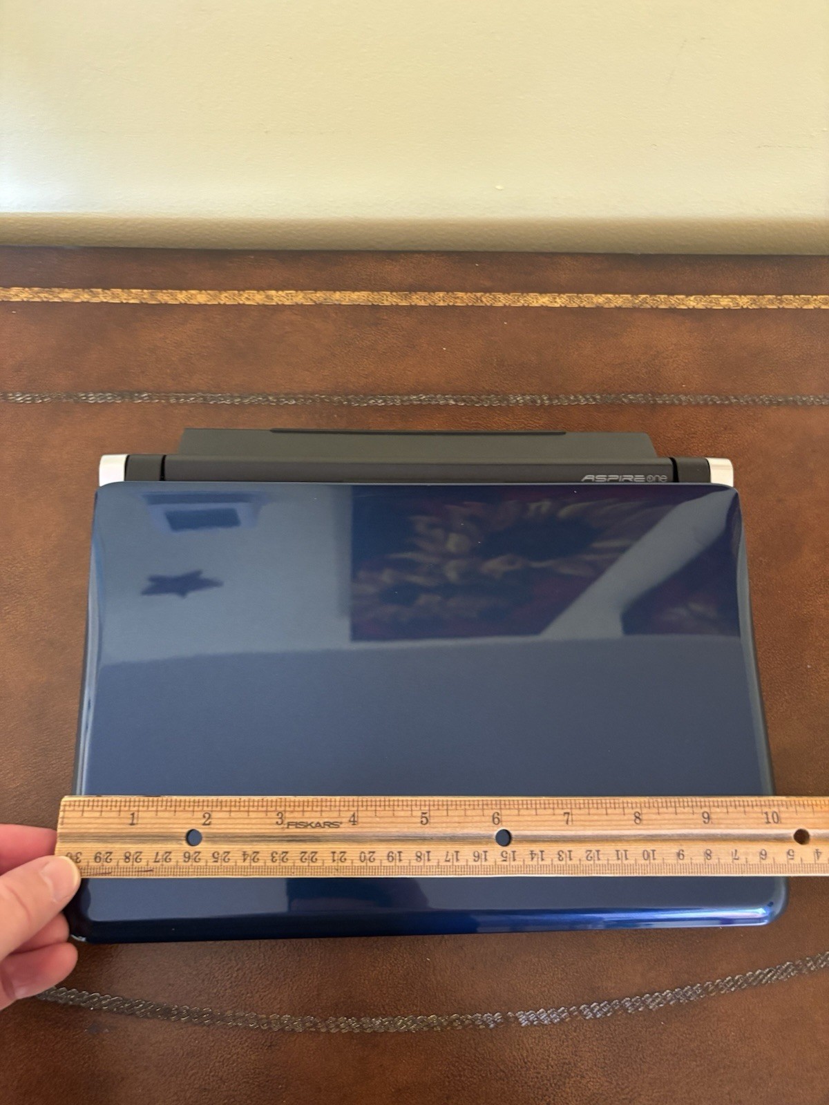 Acer Aspire One 10.1″ Netbook 1GB / 120GB Navy Blue with Padded Carry Case