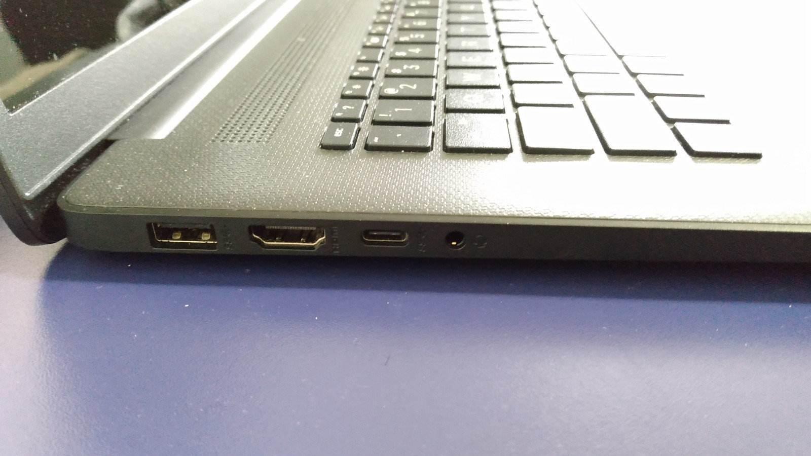 HP Laptop 17t-cn300, Intel Core i5-1334U, 16 GB RAM, 256 GB, Extras