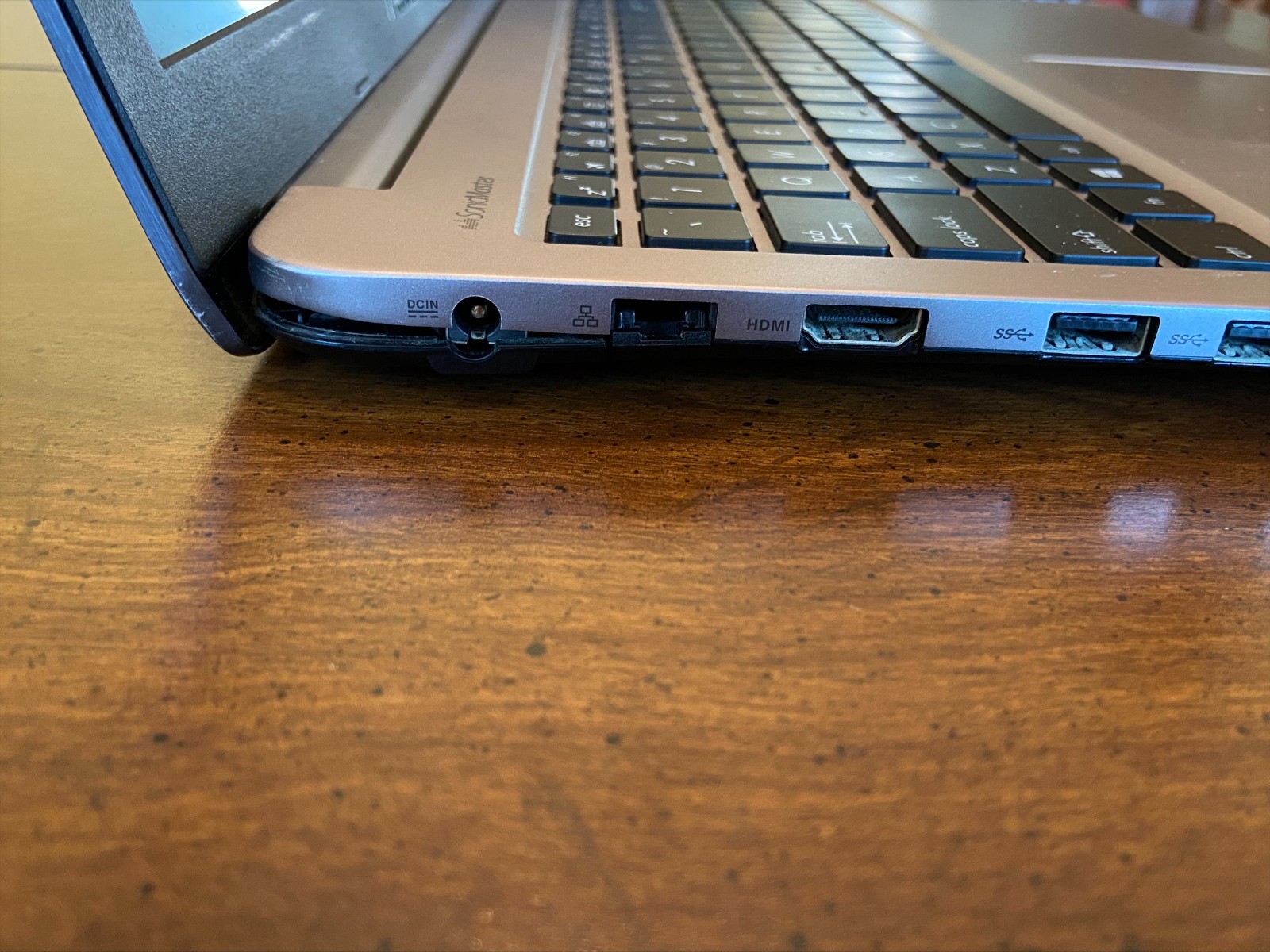ASUS K501UW-AB78 15.6-inch Gaming Laptop, Intel i7-6500U, GTX960M