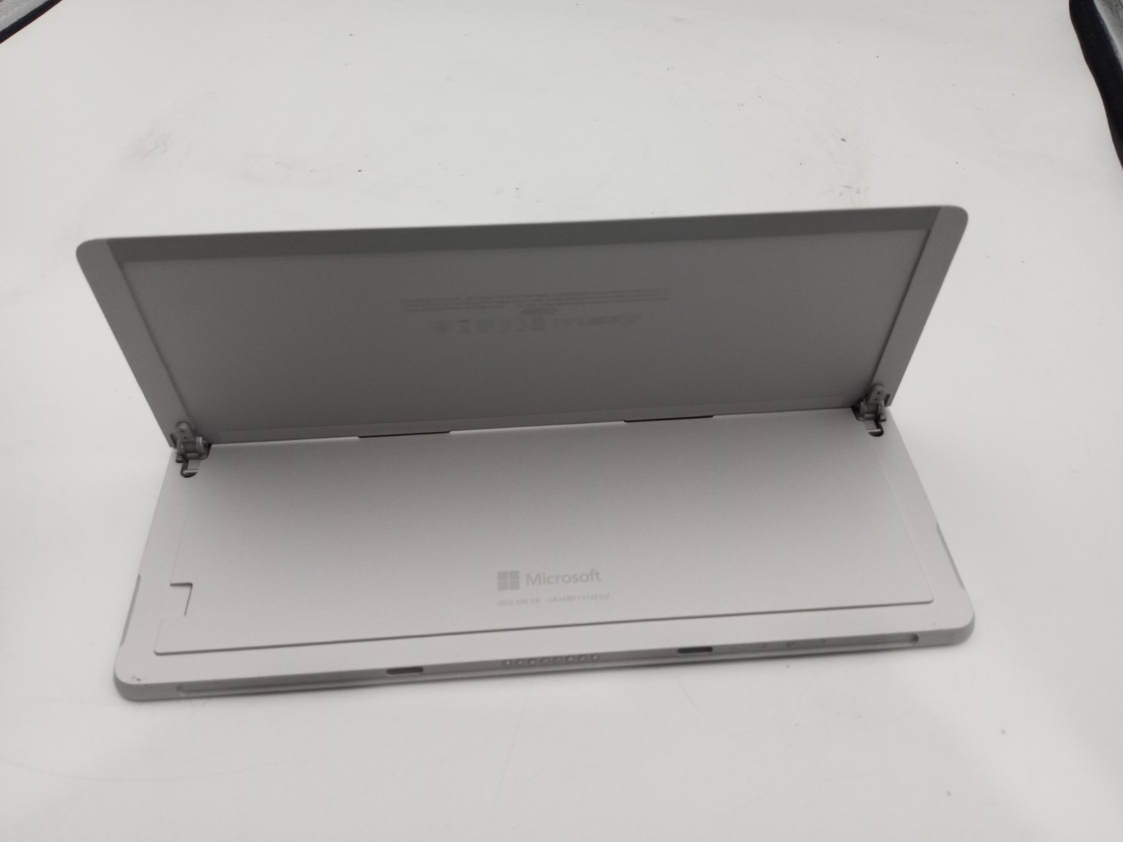 Microsoft Surface Go 3 10.5″ Touch i3-10100Y 8GB RAM 256GB SSD W11 -READ -RR