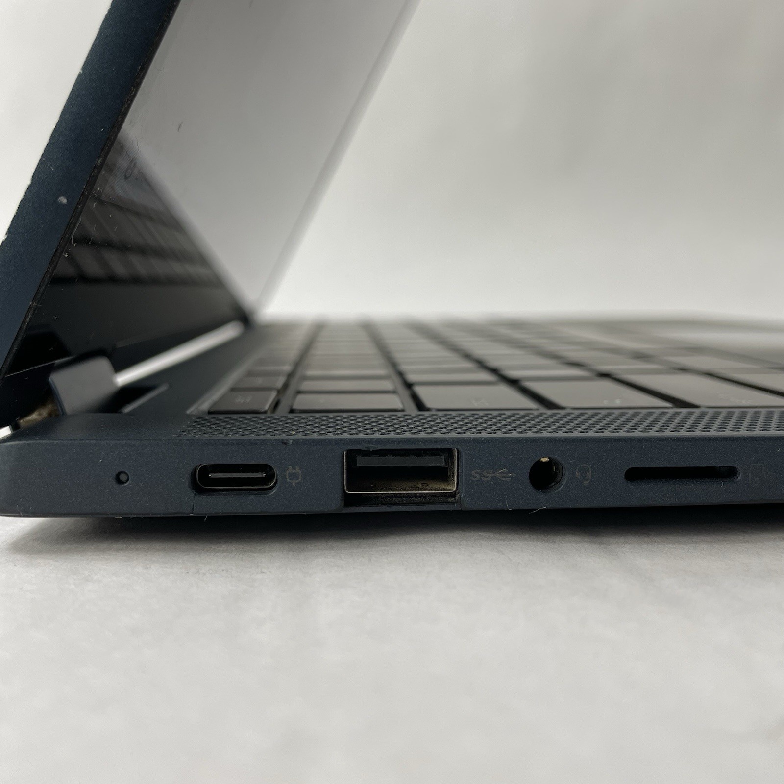 Lenovo IP Flex 5 Chrome 11.6″ Core i5-1115G4 3.00 GHz 8 GB RAM 16 GB HDD No AC