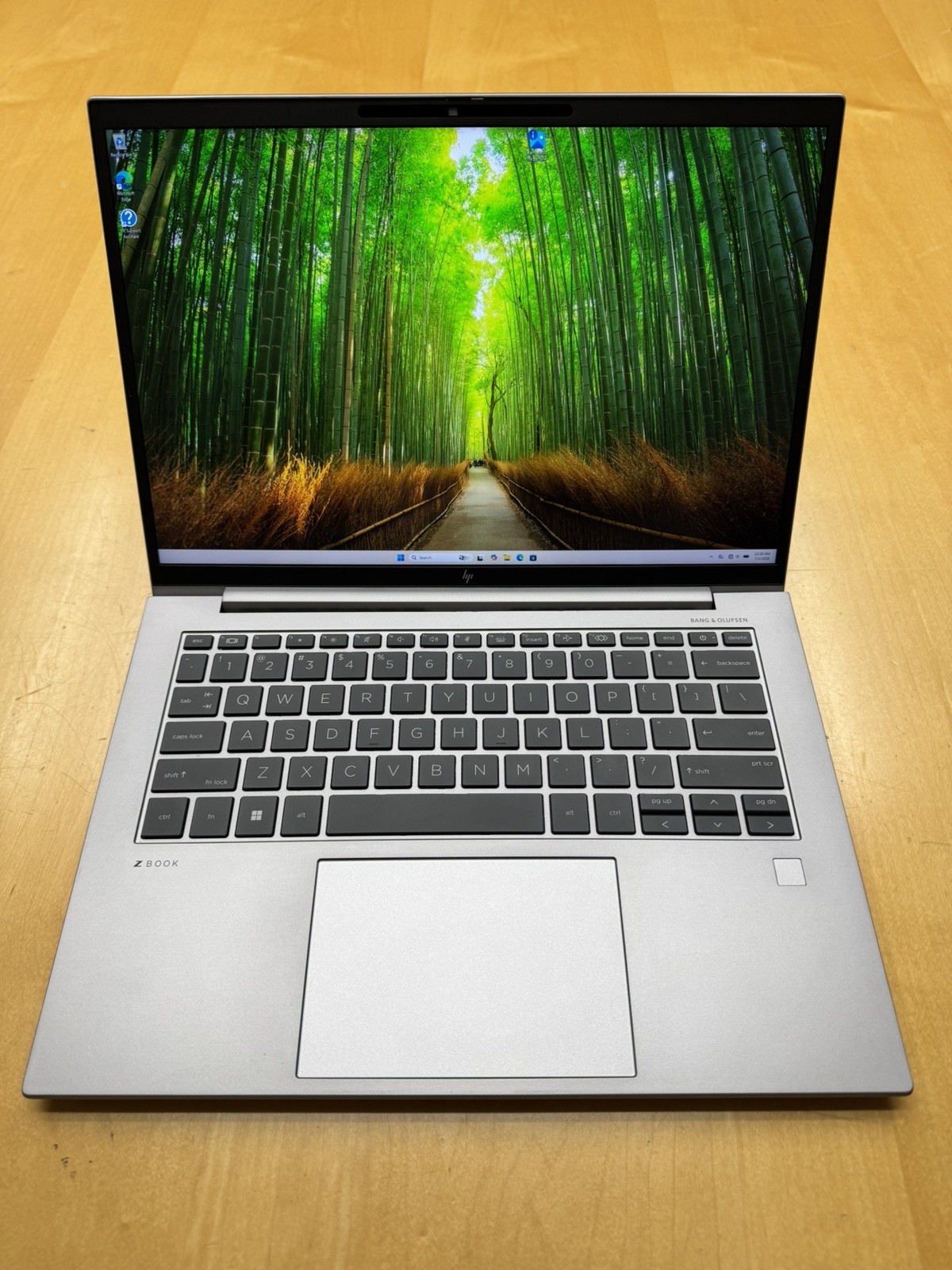 HP ZBook Firefly G10 A 14″ RYZEN 9 PRO 7940HS 1TB 32GB W11P Dreamcolor 120Hz