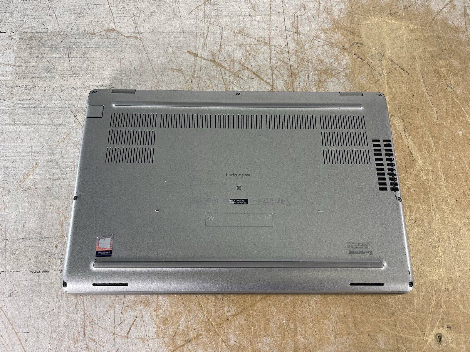 DELL LATITUDE 5511 i5-10300H @ 2.5 GHz, 4GB RAM, NO HDD/OS
