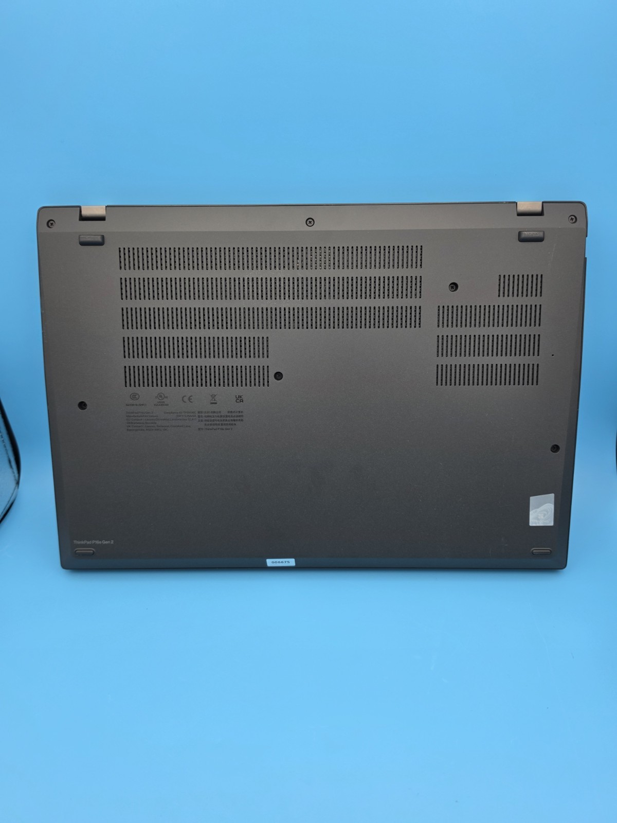 Lenovo ThinkPad P16s Gen 2 OLED Ryzen 7 Pro 7840U 64GB 1TB SSD Win11