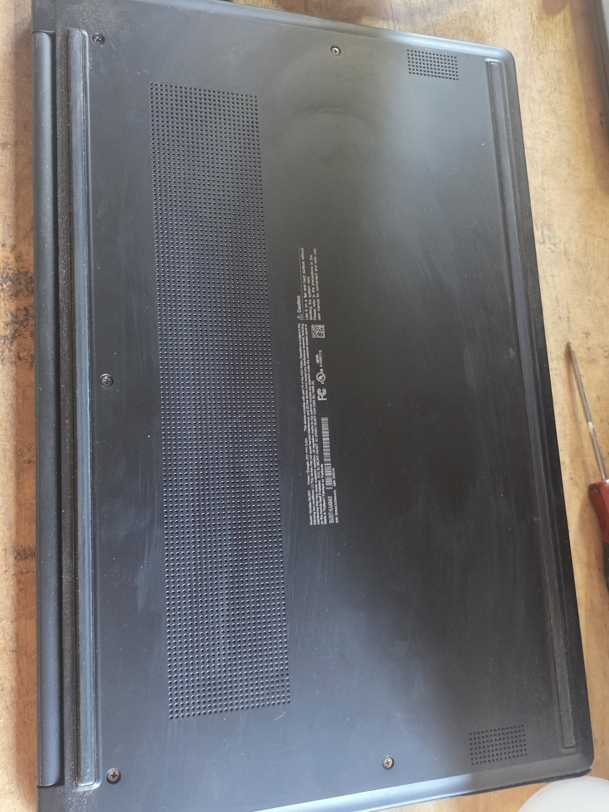 LG gram Book 15.6″ Ultra 7 16GB RAM Laptop Notebook 15U55T-H.AAB4U1 Lcd