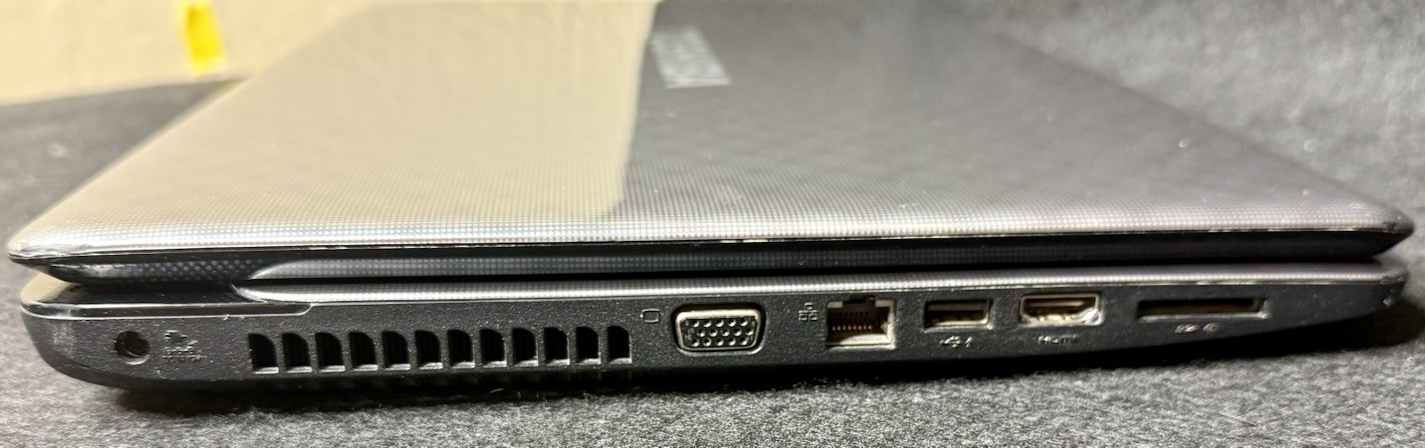Toshiba Satellite L775 L775D-S7335 17.3″ HD LED AMD A4 For Parts No HDD