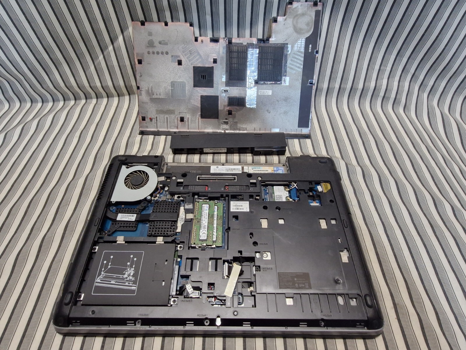 HP ProBook 650 G1, Intel Core i7, Damage Frame, NOS “For Parts Or Not Working”