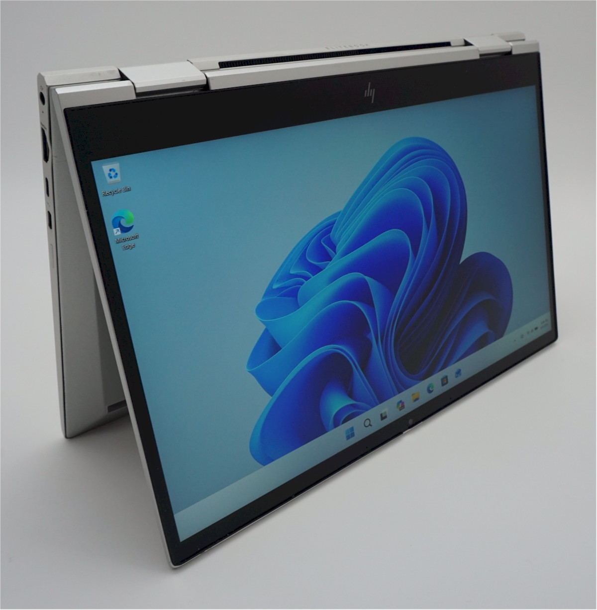 HP EliteBook x360 830 G7 Touch 2-in-1 Laptop 13.3″ i7-10610U 16GB 512GB – Good