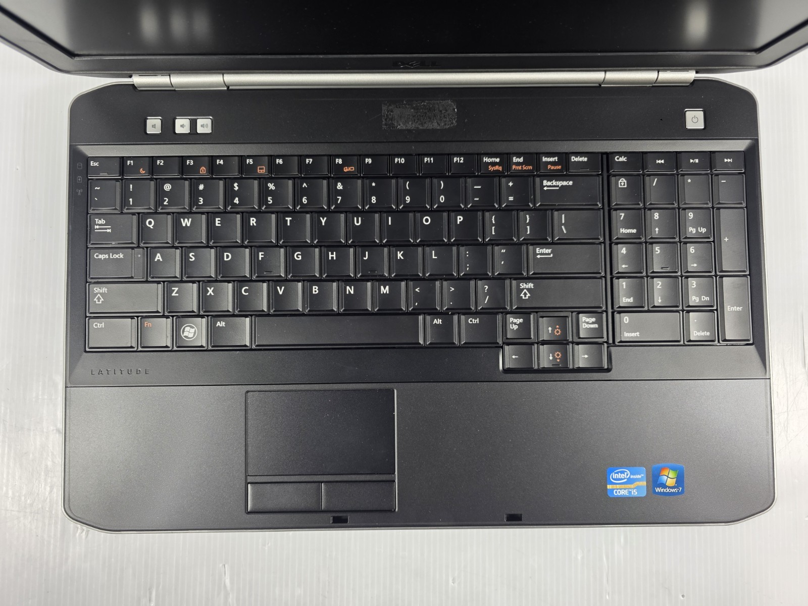 DELL LATITUDE E5520 Laptop INTEL I5- 2410M – 4GB RAM 250 HDD Read