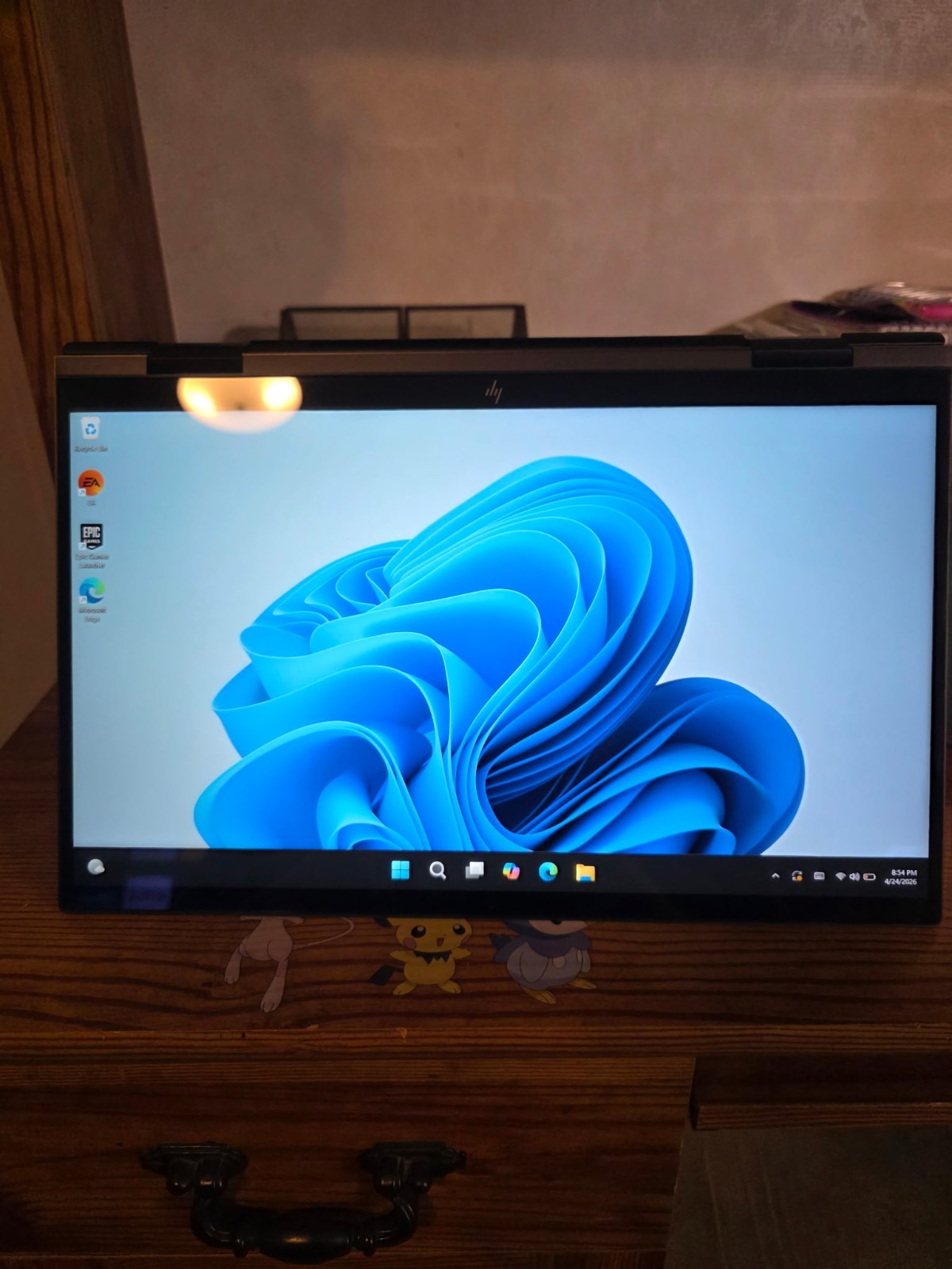 HP Envy X360 2-in-1 Laptop 15.6″ Touch-Screen AMD Ryzen 5, 8GB RAM